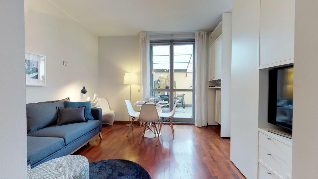 Design Apartment Near Duomo Square Milán Exterior foto